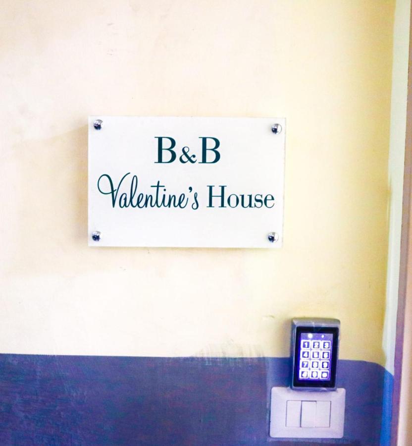 Valentine'S House Bed & Breakfast เนเปิลส์ ภายนอก รูปภาพ