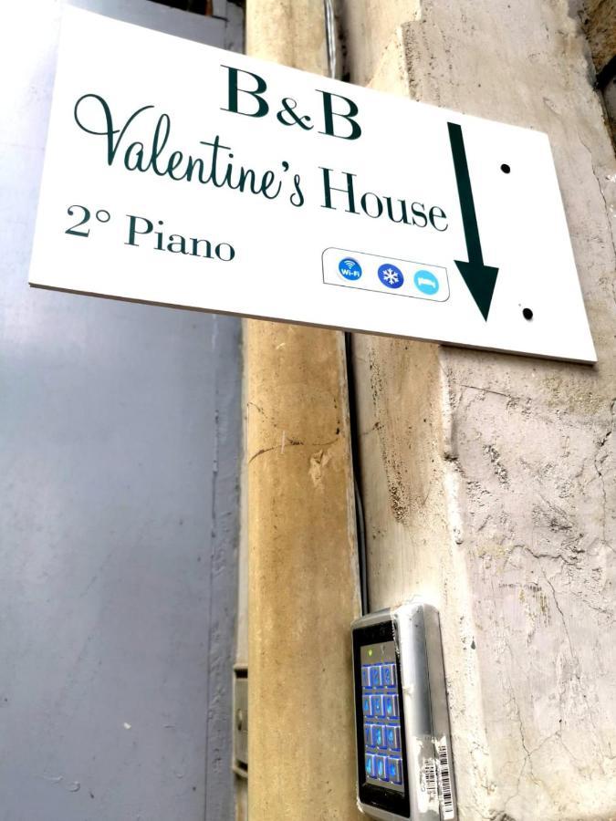 Valentine'S House Bed & Breakfast เนเปิลส์ ภายนอก รูปภาพ