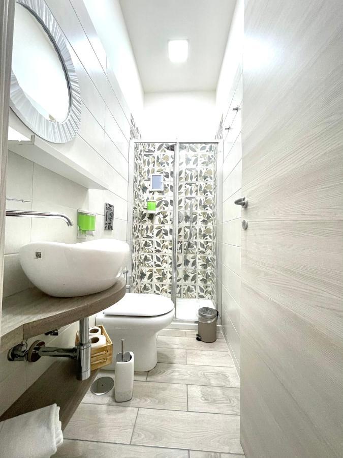 Valentine'S House Bed & Breakfast เนเปิลส์ ภายนอก รูปภาพ