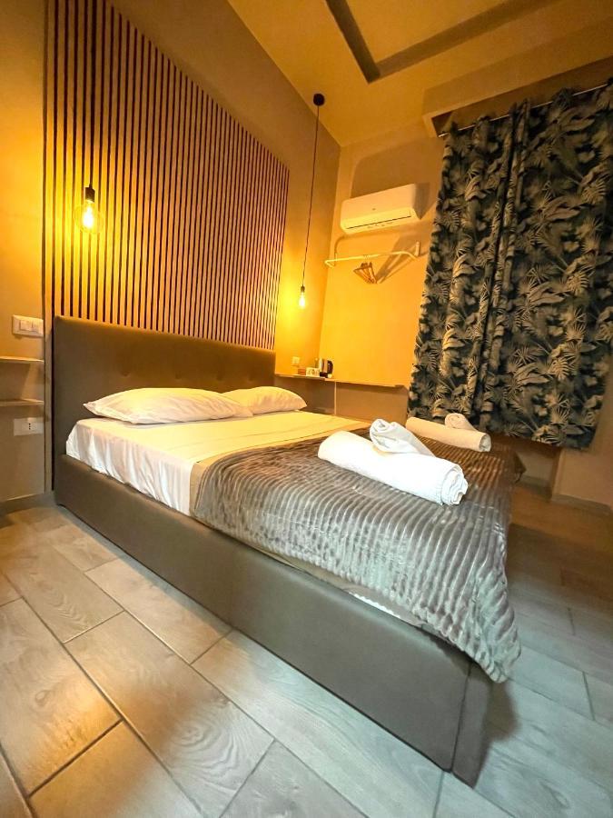 Valentine'S House Bed & Breakfast เนเปิลส์ ภายนอก รูปภาพ