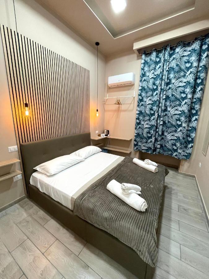Valentine'S House Bed & Breakfast เนเปิลส์ ภายนอก รูปภาพ